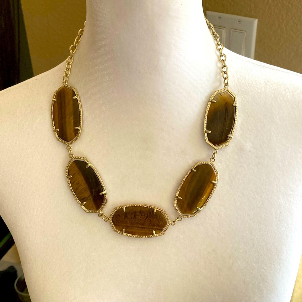 Kendra Scott Valencia necklace